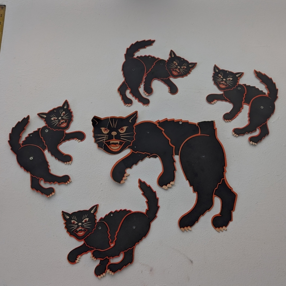 Vintage 1930s–40s Articulated Halloween Black Cat Decorations 5 Beistle Style - Picture 1 of 8